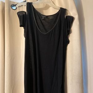 Rock and Republic cold shoulder top